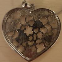 Collana con ciondolo a forma di cuore