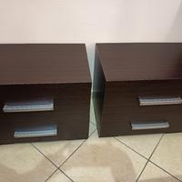 coppia comodini con cassetti scorrevoli 