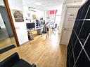 locale-pronto-arredato-connesso-con-parcheggi