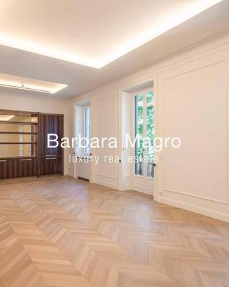 Appartamento di 241 m² con più di 5 locali a Milan