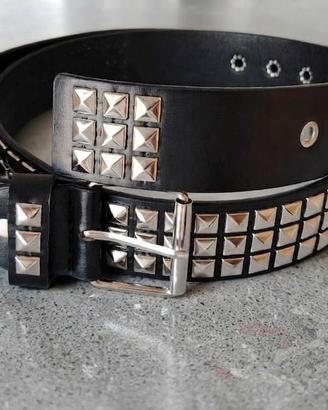 cintura nera in ecopelle con borchie punky2k stile