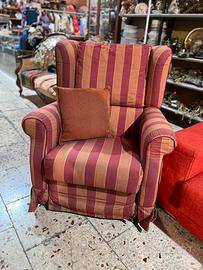 Poltrona  con poggiapiedi Adile