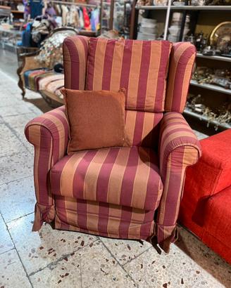 Poltrona  con poggiapiedi Adile