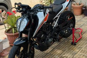 KTM DUKE 390