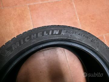 1x Michelin Pilot Alpin 5 225/40/18 92V invernale