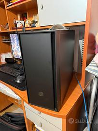 PC desktop con i7‑6700K, GTX 1080, 32 GB RAM e SSD