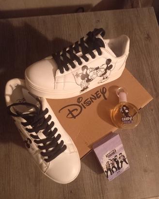 snekers disney