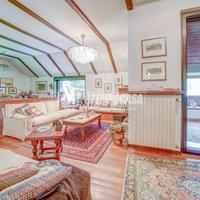 CASA INDIPENDENTE/SCUDERIA CON AMPIO TERRENO DI PR