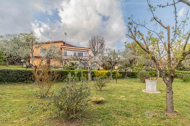 VILLA SINGOLA A SUTRI