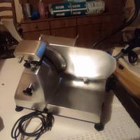 Affettatrice in acciaio