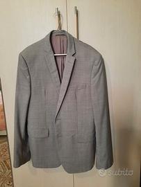 vestito da uomo estivo  colore grigio chiaro