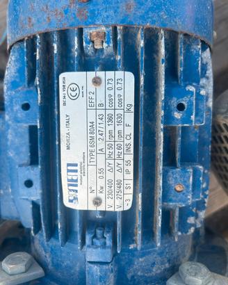 Motore elettrico trifase