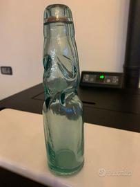 Bottiglia gassosa rara e da collezione con pallina