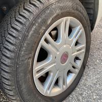 Pneumatici 4season  195/60 R15 + cerchi lega