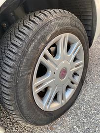 Pneumatici 4season  195/60 R15 + cerchi lega