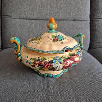 Zuppiera in ceramica antica