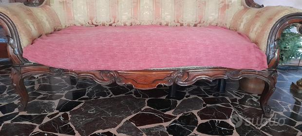 Divano '700 lombardo