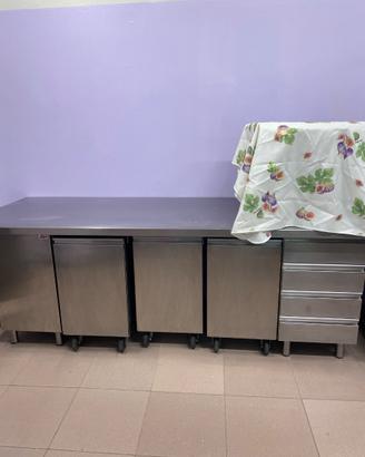 Tavolo attrezzato acciaio inox