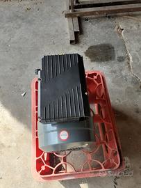 motore elettrico 3 hp 220 v monofase.