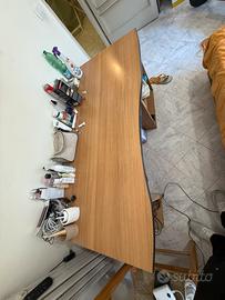 Scrivania da ufficio per computer