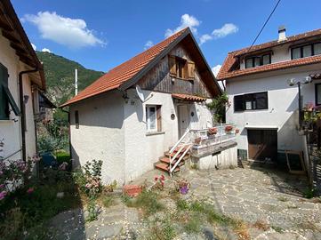 CASA INDIPENDENTE A MONTOGGIO