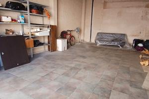 Garage 38Mq pavimentato con serranda elettrica