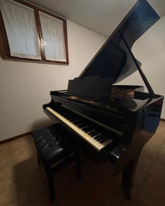 Pianoforte a coda Kawai