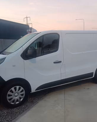 RENAULT TRAFIC FURGONE EURO 6
