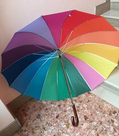 Ombrello arcobaleno
