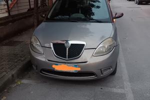 Lancia y 2010