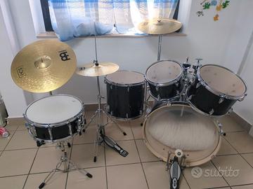 batteria acustica Yamaha nera lucida come nuova