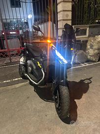 Xadv 750
