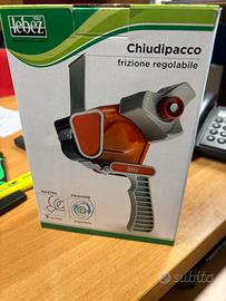Chiudipacchi per nastro adesivo