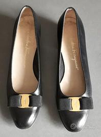 Ferragamo. Scarpe donna “Vara” nere