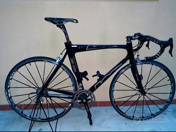 bici da corsa in carbonio 