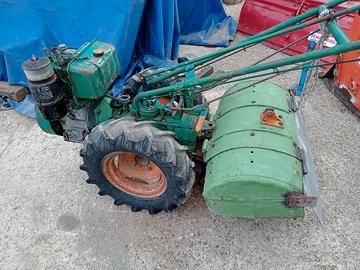 trattore motocoltivatore  14cv Ferrari  con fresa 