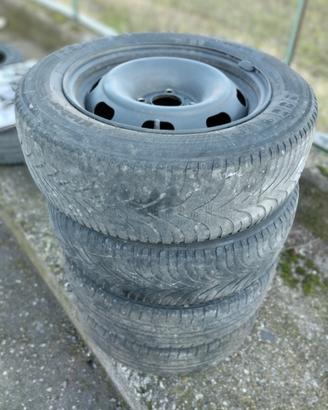 4 cerchi ferro Peugeot Citroen da 15