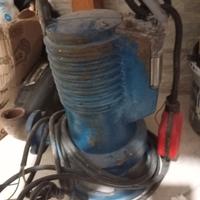 Pompa sommersa per liquami con trituratore