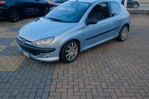 Peugeot 206 gti con motore nuovo