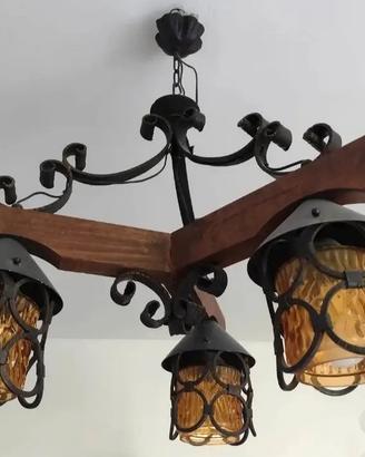 Lampadario in ferro, vetro, legno