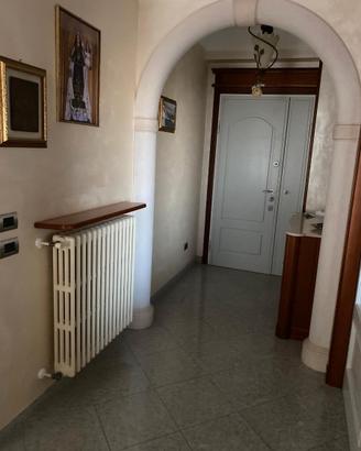 Appartamento arredato + box indipendente