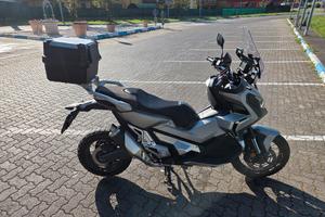 HONDA X-ADV 750