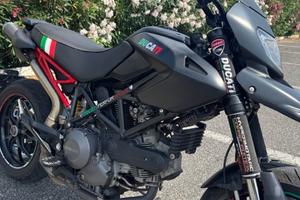 Ducati Hypermotard 796