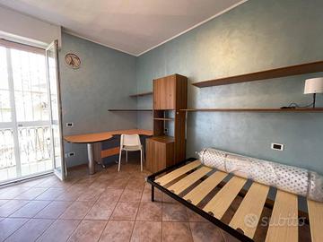 Stanza in appartamento di 120 m² a Milano