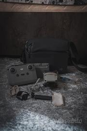 DJI Mini 2 Fly More Combo - 3 Batterie (30 cicli) 
