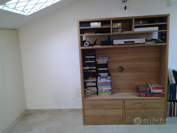 Libreria Ikea Porta TV a parete in legno. Nuova