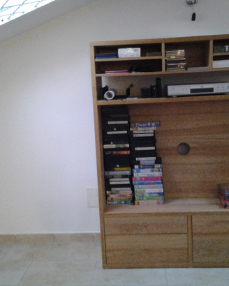 Libreria Ikea Porta TV a parete in legno. Nuova
