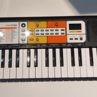 Tastiera Yamaha PSS-F30 