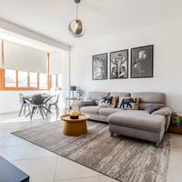 Ampio trivano ristrutturato con posto auto