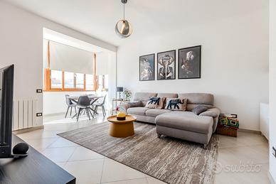 Ampio trivano ristrutturato con posto auto